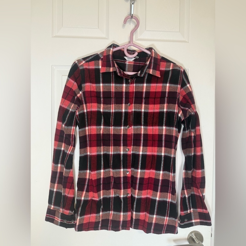 4/$20 Woolrich Flannel Red and Black Plaid Button-Up Shirt- size M GUC